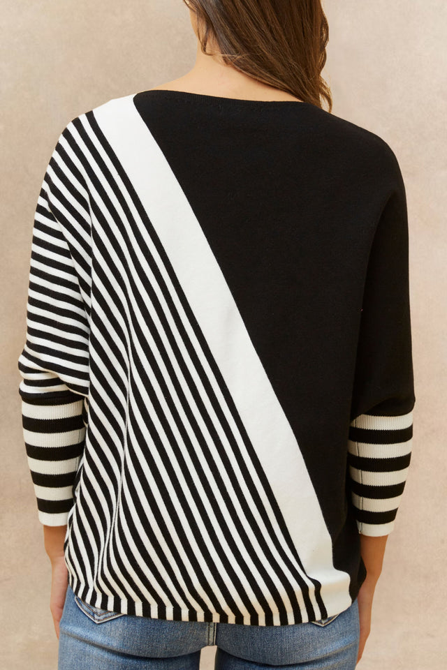 Valery Striped Sweater Three-Quarter Sleeve Round Neck Loose Fit Modern Chic