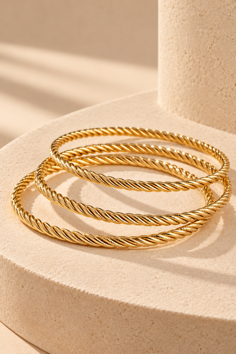Ensemble de trois bracelets joncs dorés texturés – Style 010