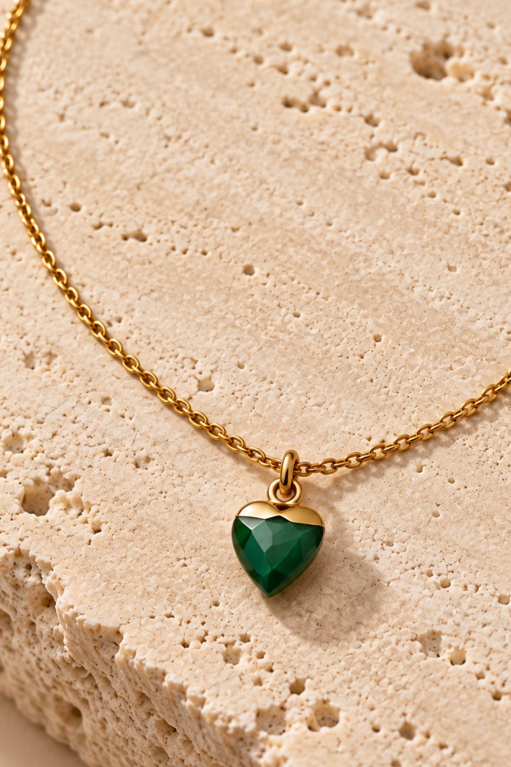 Magnesite Heart Stainless Steel Necklace gold