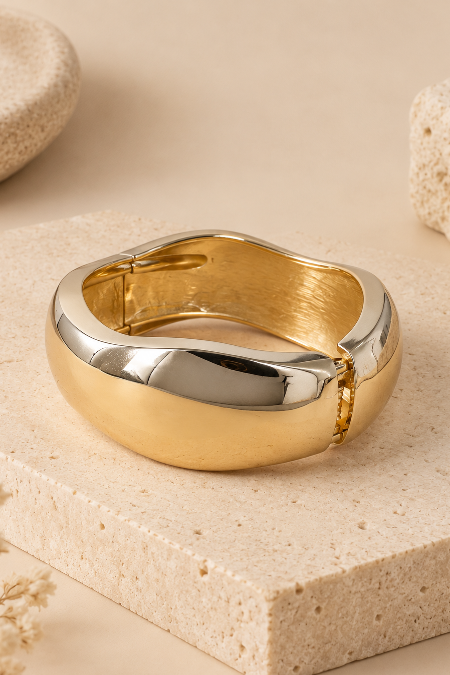 Bracelet Jonc Sculptural Couleur Or