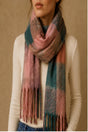 Foulard rose blush et sarcelle à carreaux avec franges – photo principale ONZE