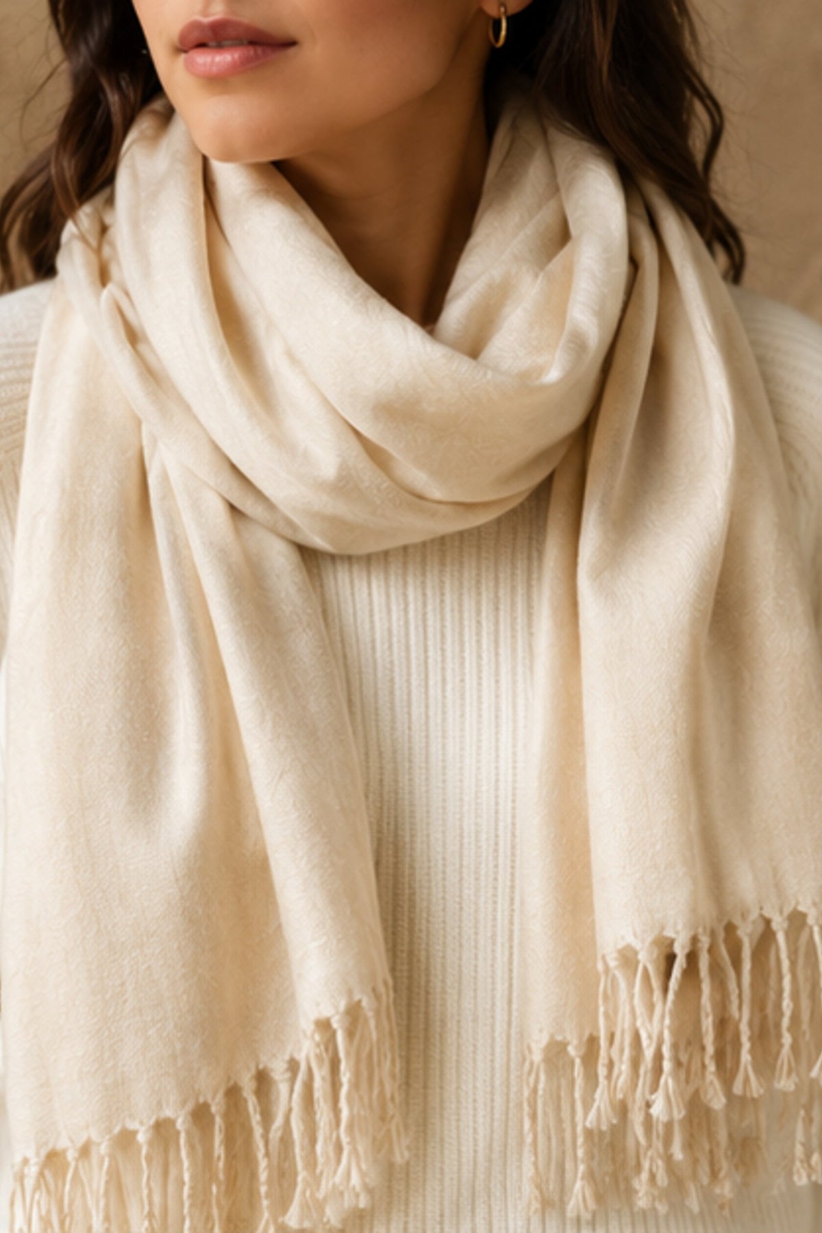 Foulard blanc crème à franges – photo principale ONZE