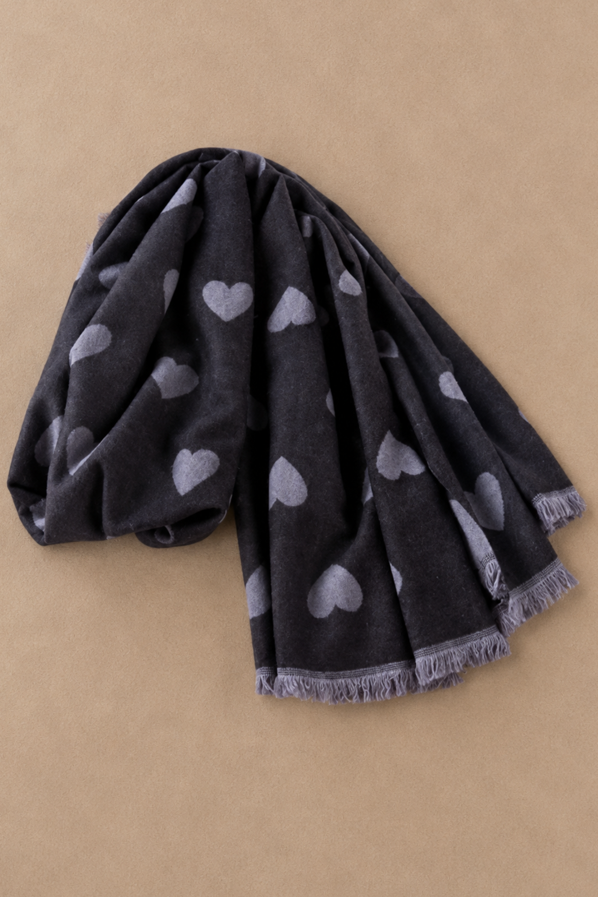 Foulard Motif Coeurs Franges
