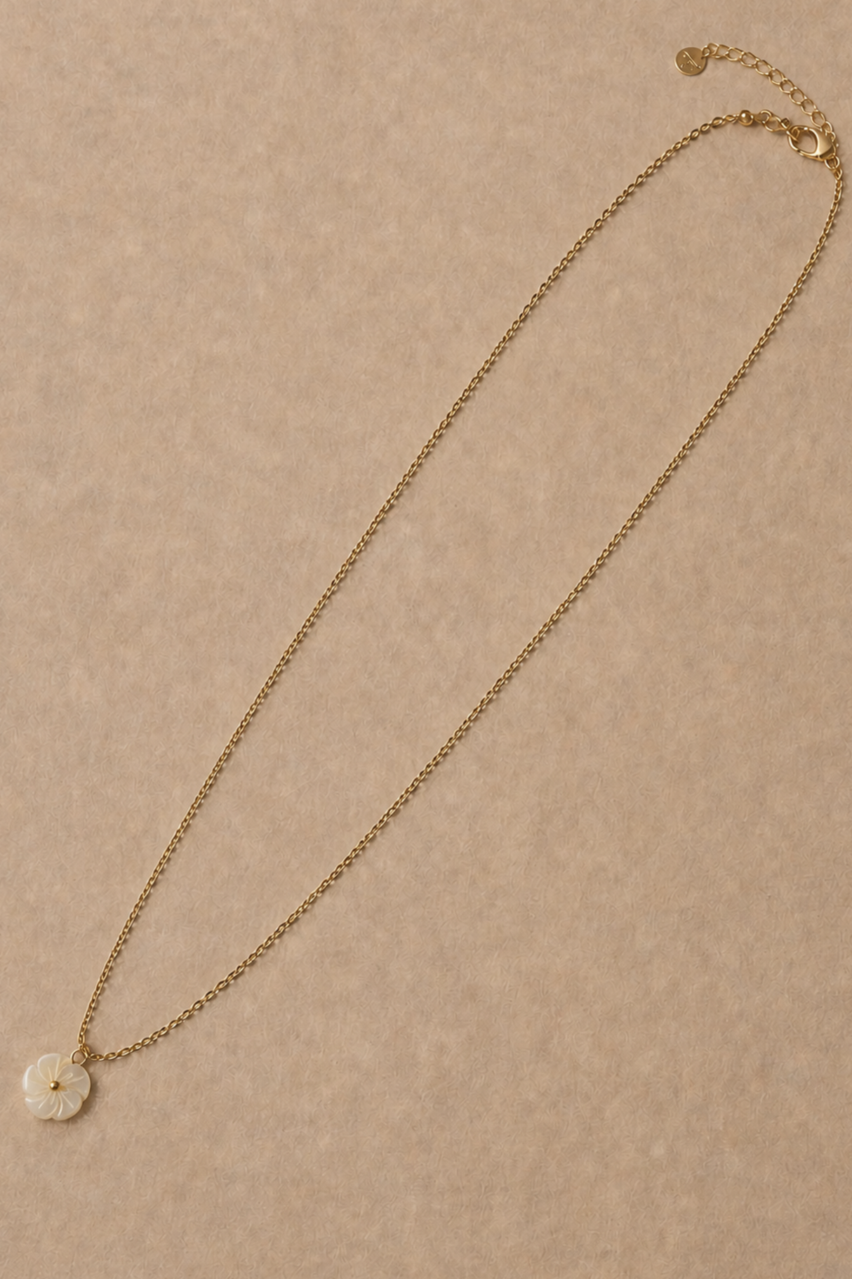 Collier Pendentif Fleur imitation Nacre