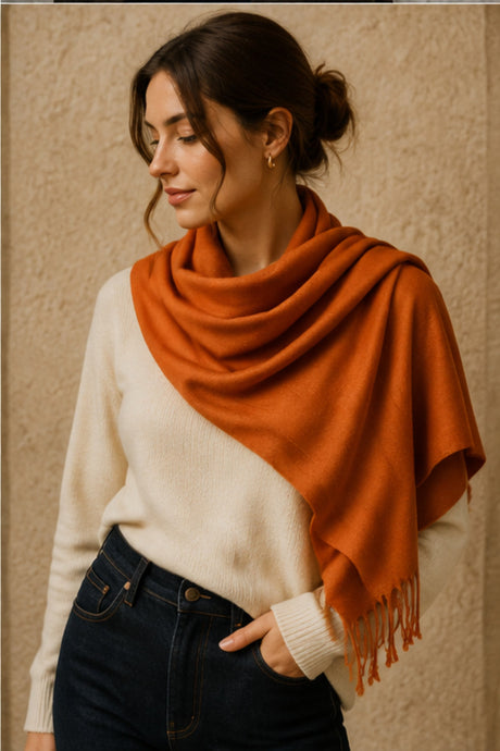 Foulard orange à franges – vue complémentaire