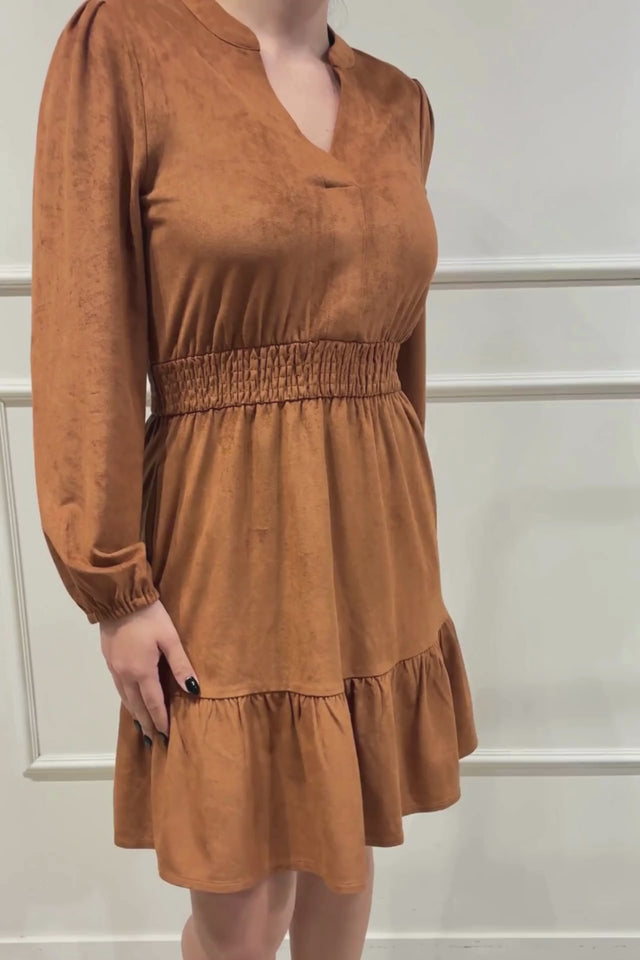 Adrienne Robe Faux Suede Courte Manches Longues