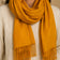 Foulard curcuma à franges – photo principale ONZE