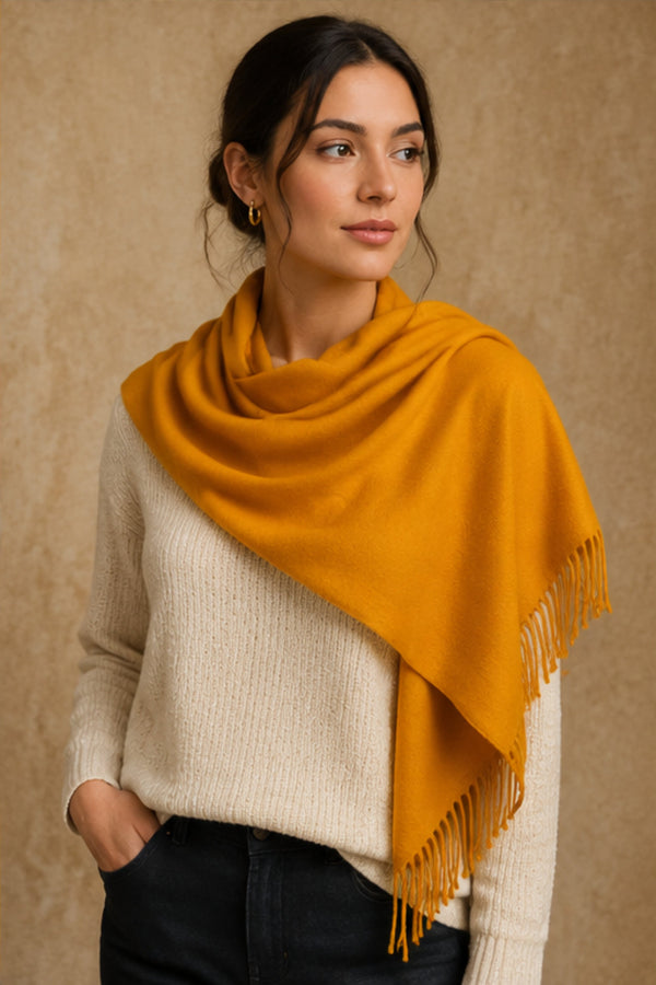 Foulard curcuma à franges – vue complémentaire